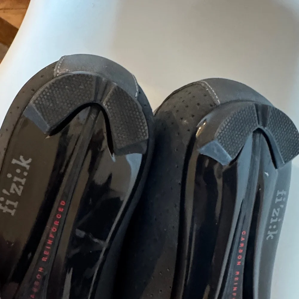 Men’s Fizí:k Fizik Carbon Cycling Shoes US10 Free Cygolite HotRod & Phone Mount - Picture 5 of 7